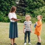 Uważne uszy, spokojny dom: jak rozmawiać w rodzinie, by naprawdę się usłyszeć