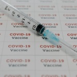 Kalendarz szczepień odczarowany: co, kiedy i jakie mogą być reakcje