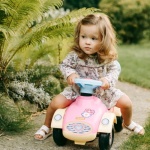 Skacz, biegaj, wspinaj się! 20 pomysłów na zabawy na dworze, które wzmacniają motorykę dużą