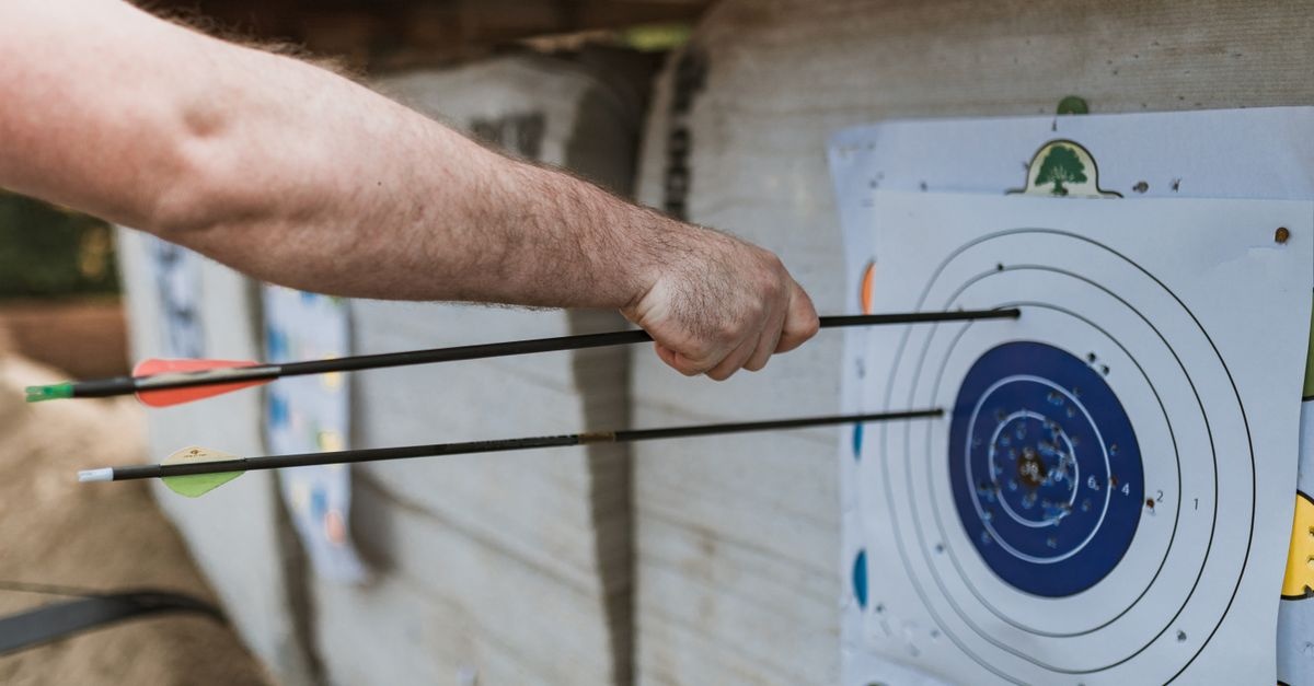Celuj w sprawność: jak gry celownicze wyostrzają koordynację oko–ręka i refleks