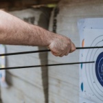 Celuj w sprawność: jak gry celownicze wyostrzają koordynację oko–ręka i refleks